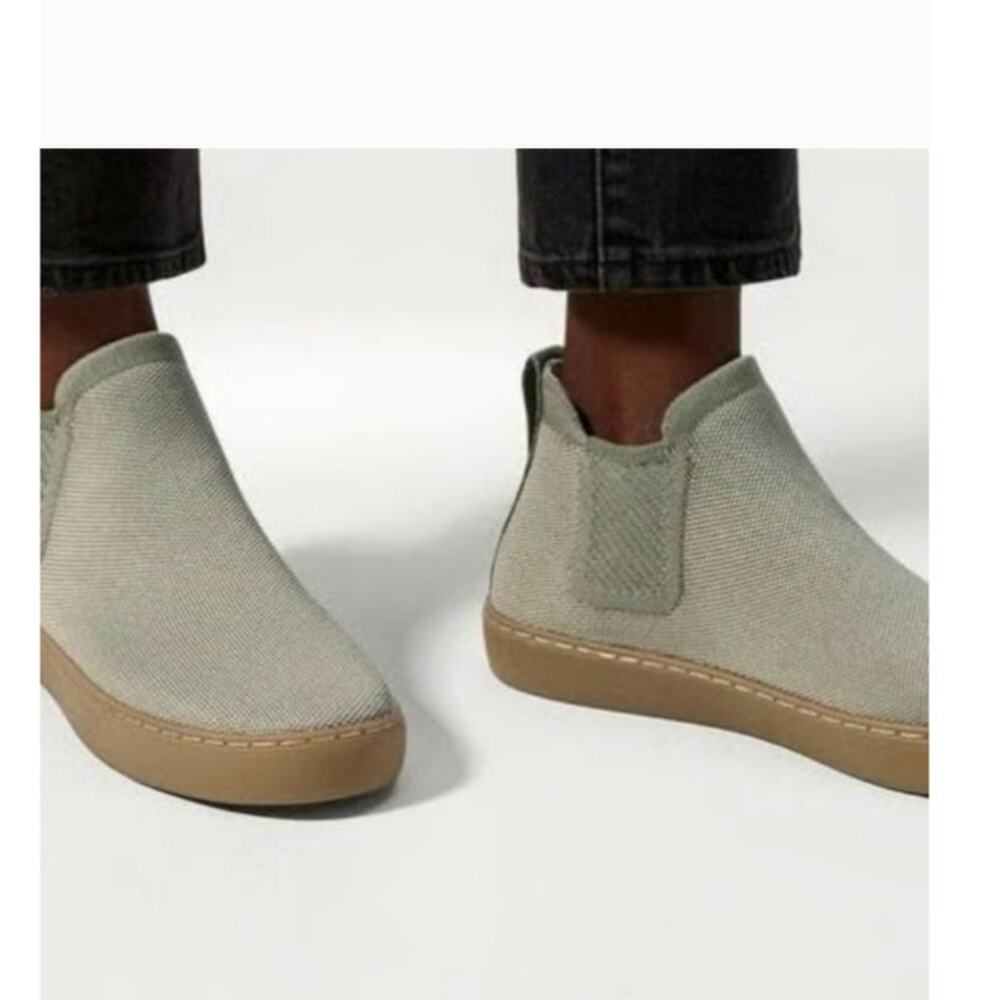 Rothy’s Chelsea Knit Boots Size 7.5 Neutral Beige Gum Sole